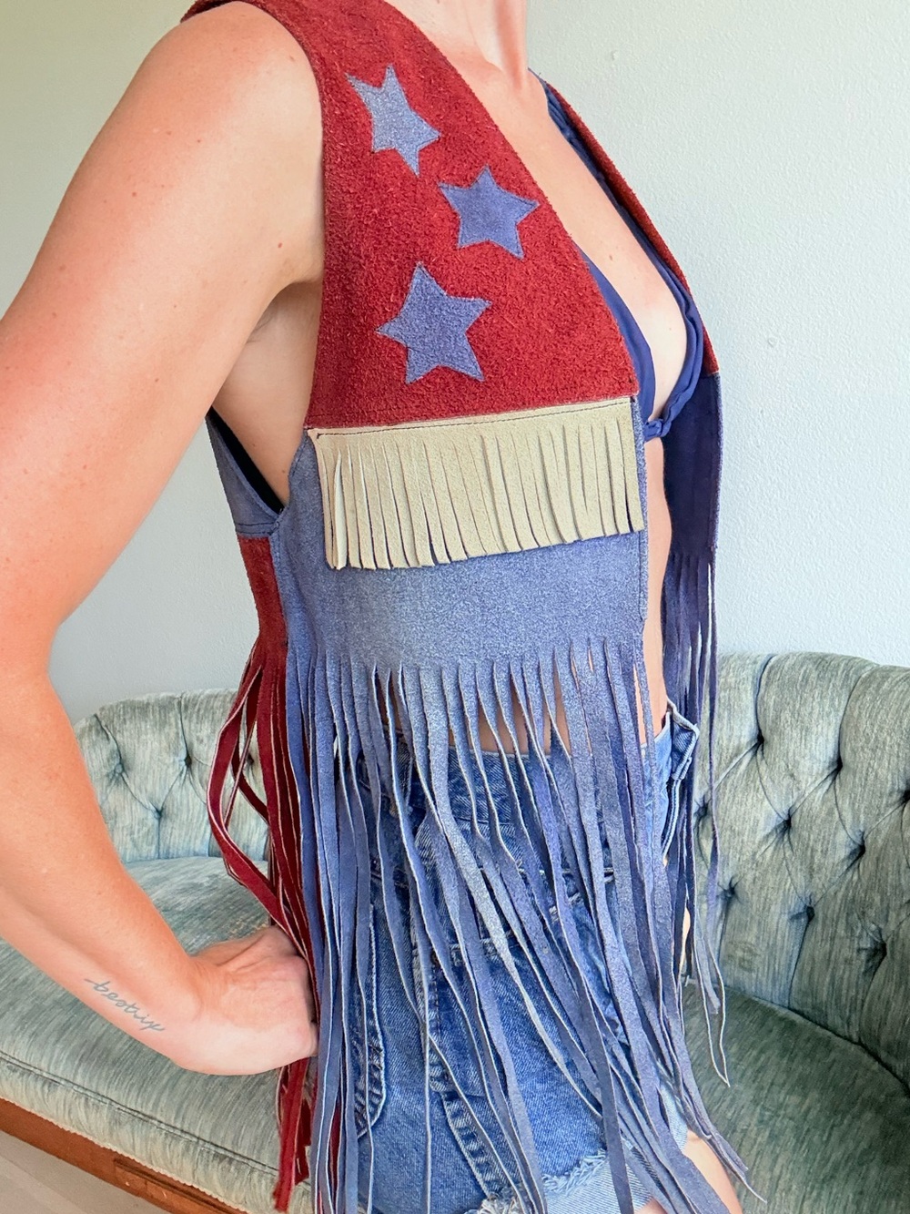 70s Leather Fringe Vest Handmade Americana Red Cream Blue Small USA July 4 - Picture 2 of 15